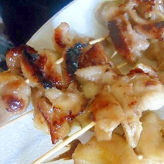 クッキングシートを敷いて　フライパン焼き鳥